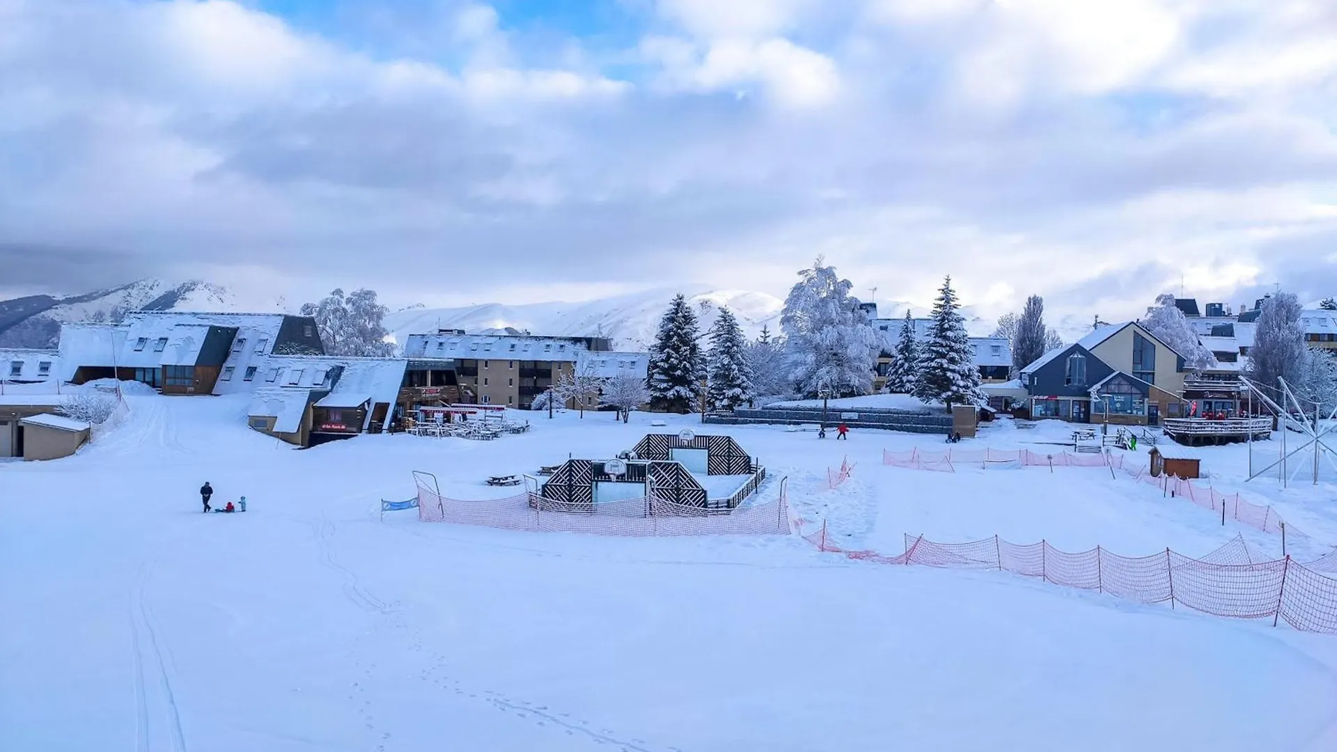 A 4, Decouverte De La Montagne - 80M Des Pistes Génos